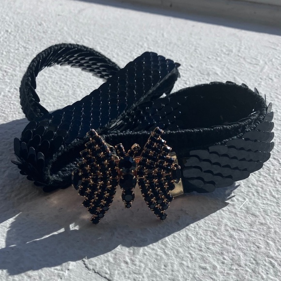 Black and gold metal and rhinestone belt - Picture 2 of 6